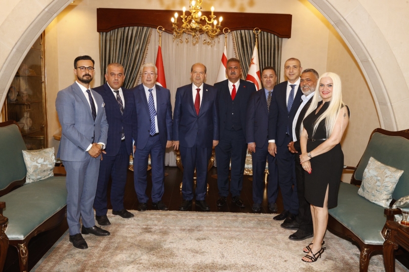 Cumhurbaşkanı Tatar, emlakçıları kabul etti