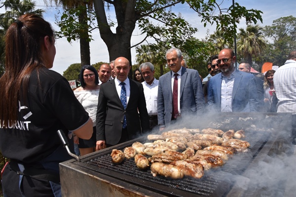 İzmir’de “Kıbrıs rüzgârı” esti