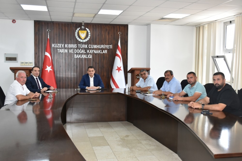 Tarım ve Doğal Kaynaklar Bakanı Oğuz, Seracılar Birliği’ni kabul etti
