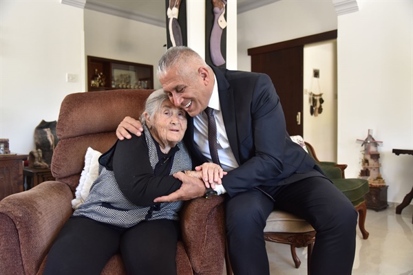 Bakan Taçoy şehit anneleri ile yakınlarını ziyaret etti