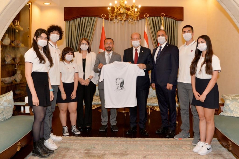 Cumhurbaşkanı Tatar, TED Kuzey Kıbrıs Koleji öğrencilerini kabul etti