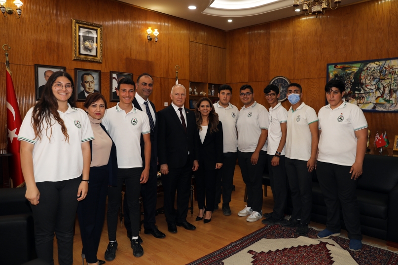 Meclis Başkanı Töre Sedat Simavi Endüstri Meslek Lisesi öğrencilerini kabul etti