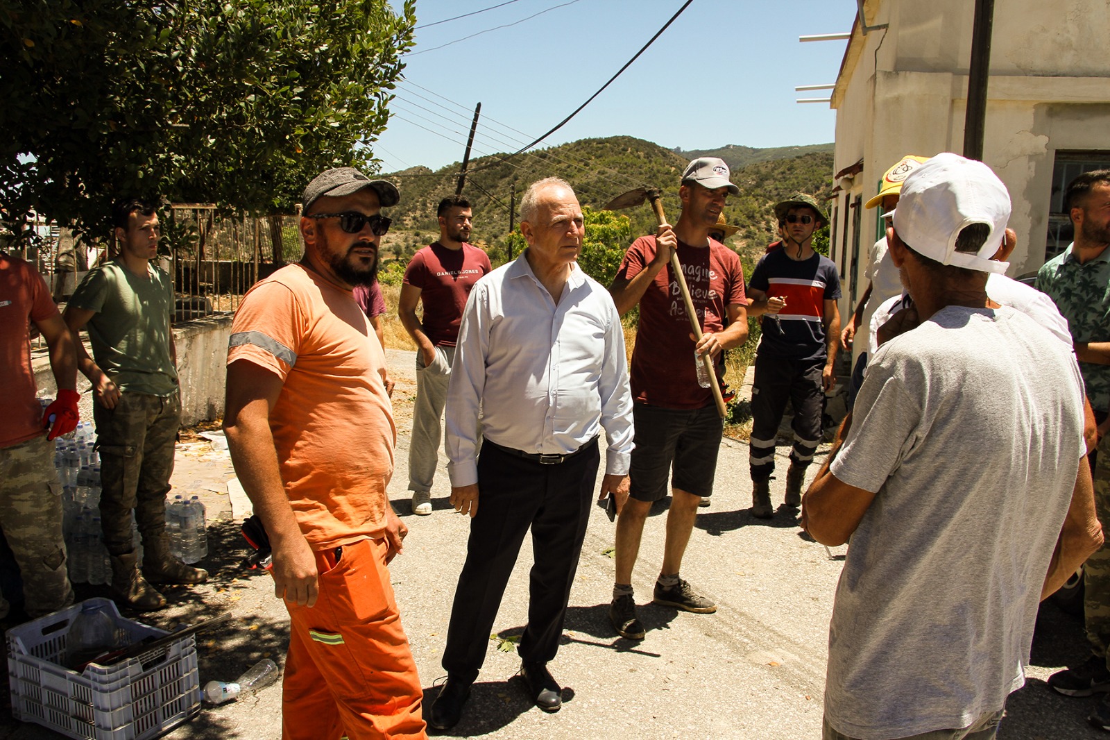 Meclis Başkanı Töre, yangın bölgesini inceledi