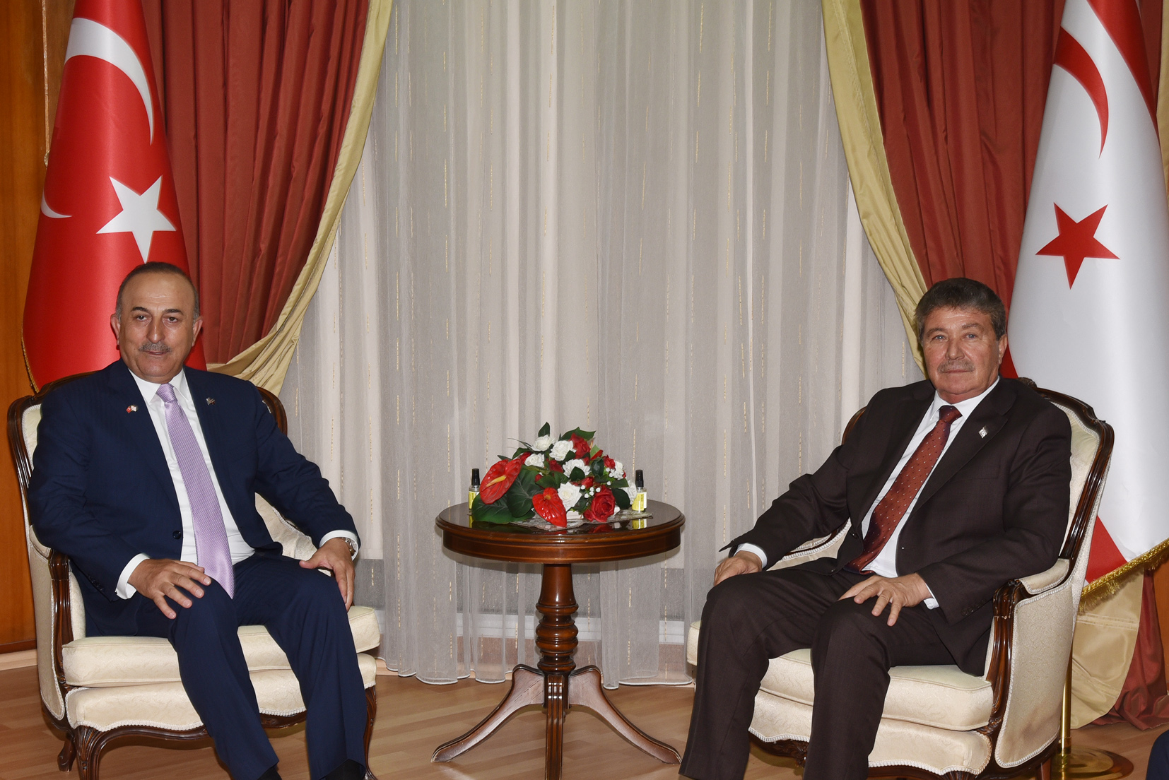 Başbakan Üstel, TC Dışişleri Bakanı Çavuşoğlu’nu kabul etti