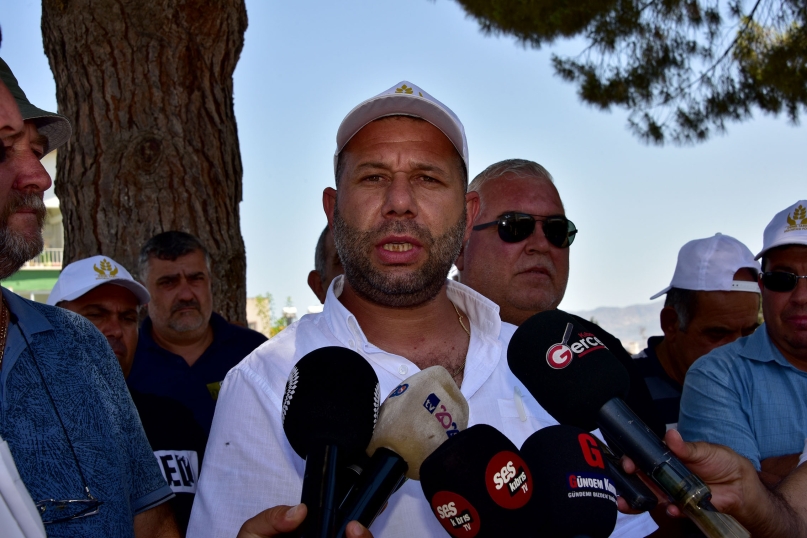 Çiftçilerin eylemi askıda…Başbakan Üstel ile yapılan görüşmede uzlaşı çıktı