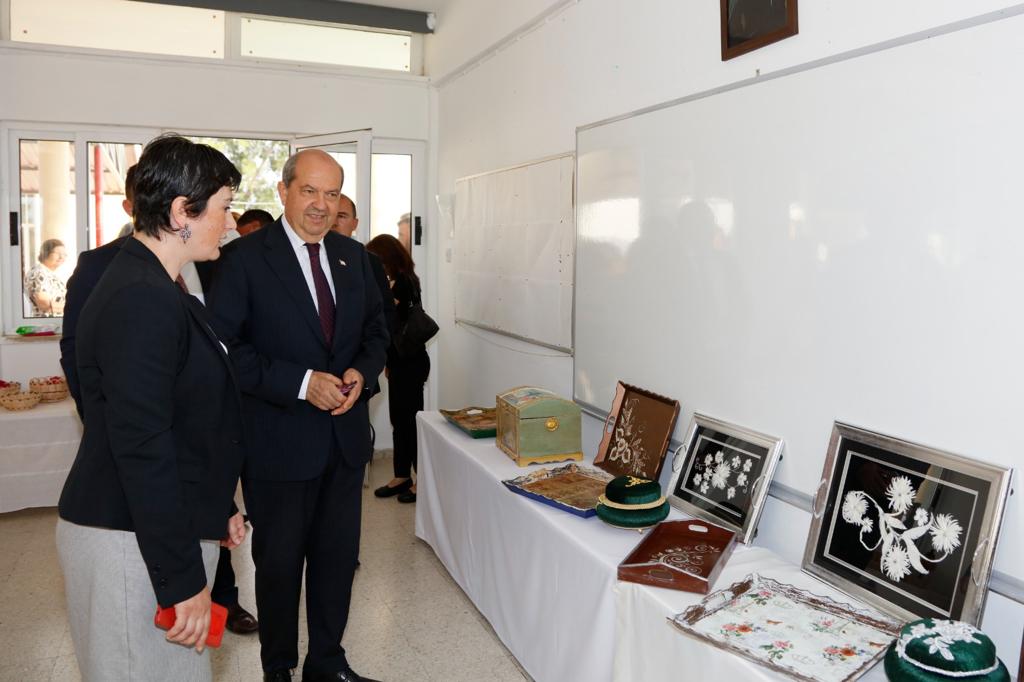 Cumhurbaşkanı Tatar, Alaniçi Köy Kadın Kursu Yıl Sonu Sergisi’nin açılışını yaptı