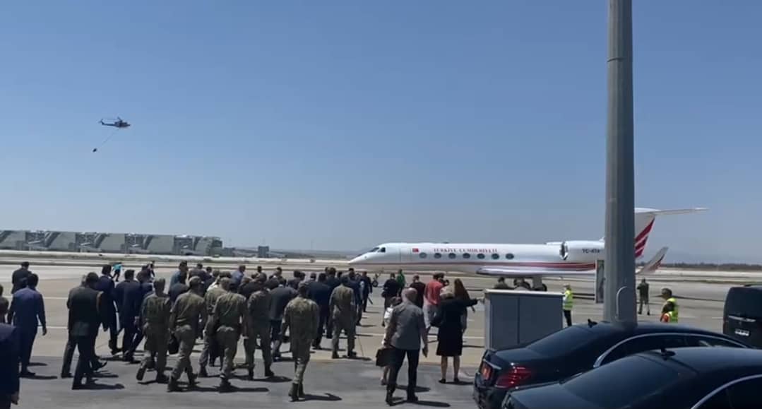 Türkiye Cumhurbaşkanı Yardımcısı Oktay resmi temaslarda bulunmak üzere KKTC’ye geldi