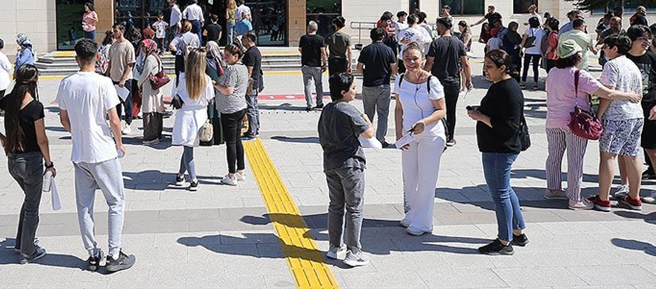 2022  YKS’nin ilk oturumu bugün yapıldı