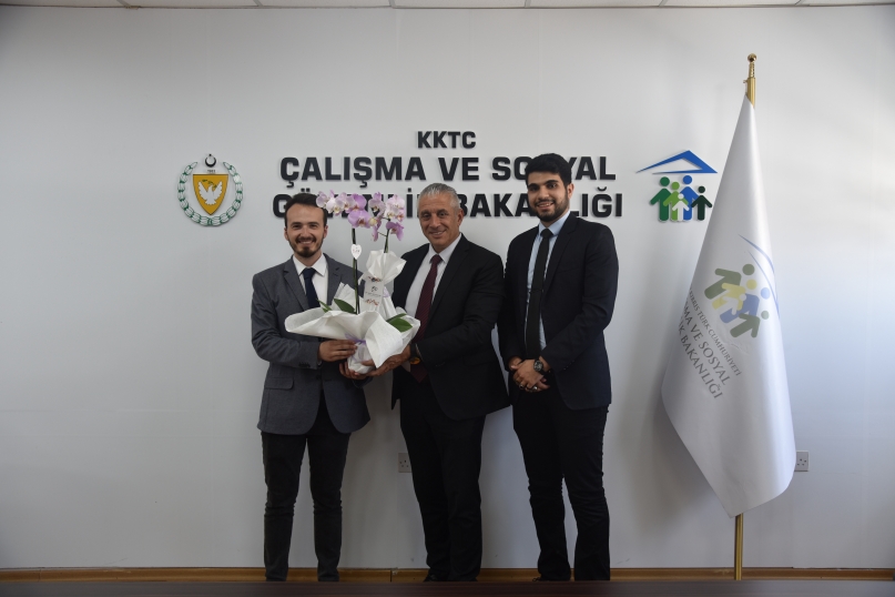 Taçoy AIESEC Türkiye’nin DAÜ’deki öğrenci temsilcilerini kabul etti