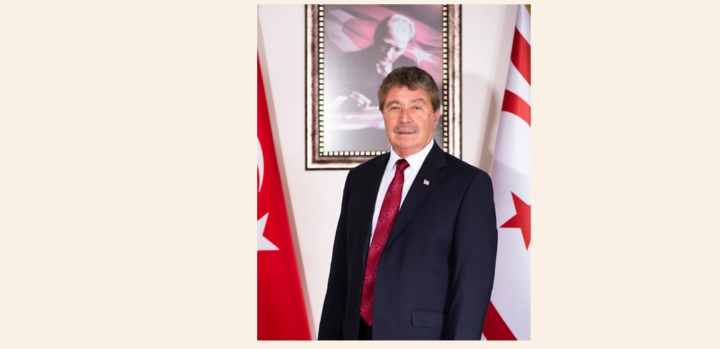 Başbakan Üstel, Basın Günü’nü kutladı