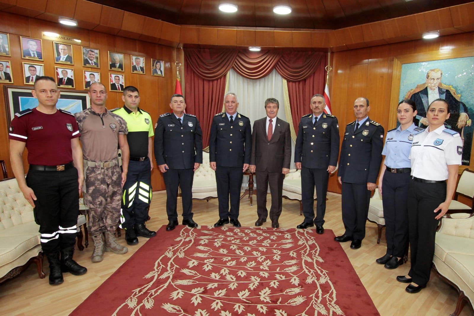 Başbakan Üstel: 50 sivil hizmet, 150 muhaceret görevlisi alınacak