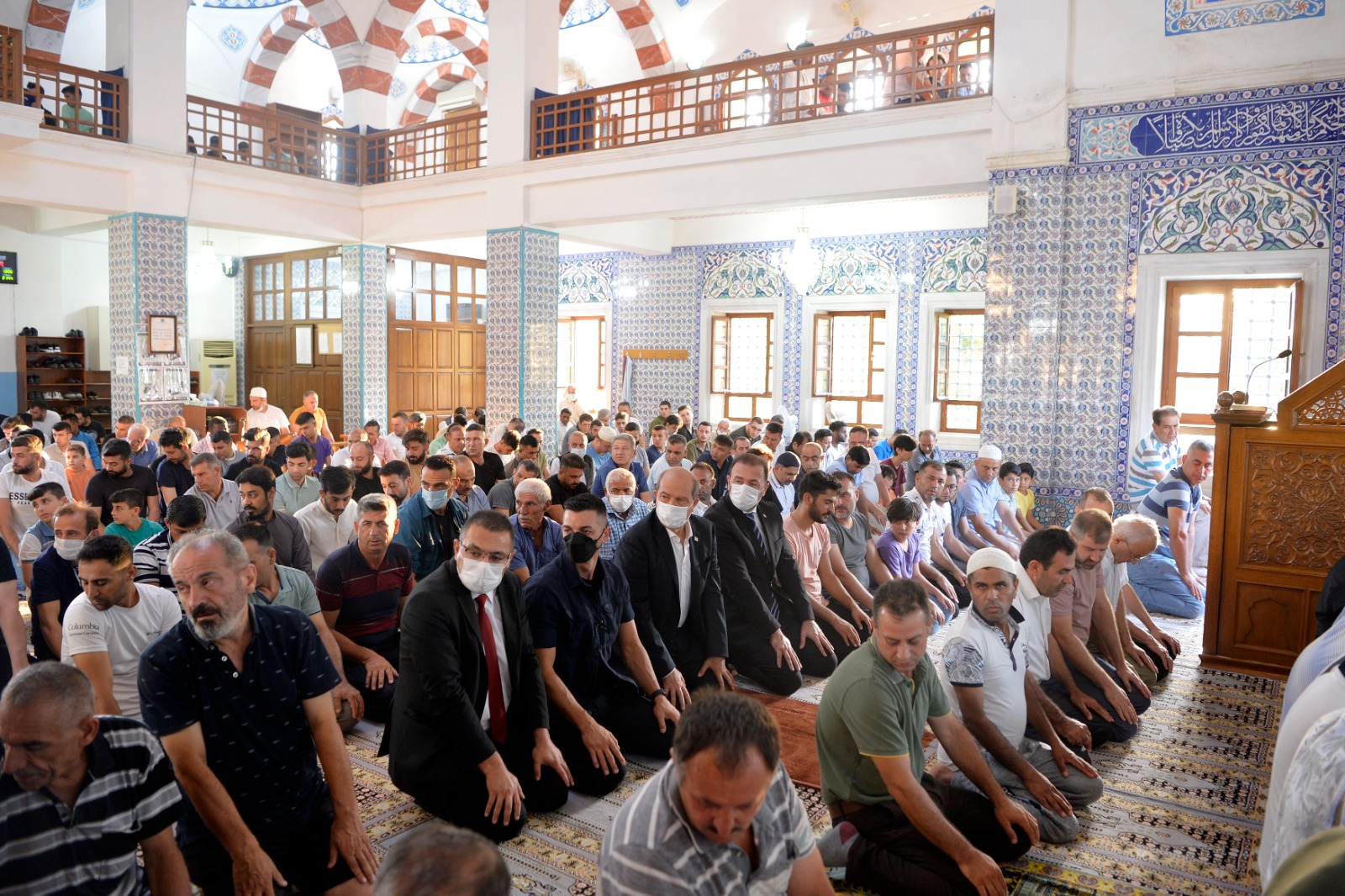 Cumhurbaşkanı  Tatar, Bayram namazını Nurettin Ersin Paşa Camii’de kıldı