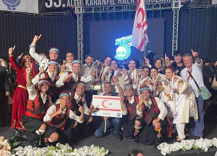 Alayköy Folklor Derneği, Yalova Altın Karanfil Halk Dansları yarışmasına birinci oldu