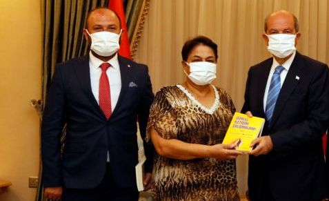 Cumhurbaşkanı Tatar, Doç. Dr. Saygılı ve Yrd. Doç. Dr. Özdemir’i kabul ederek görüştü