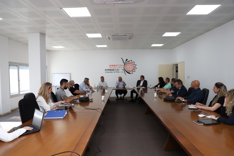 Erhürman ve beraberindeki heyet sivil toplum örgütlerine başlattığı ziyaretlerini sürdürüyor