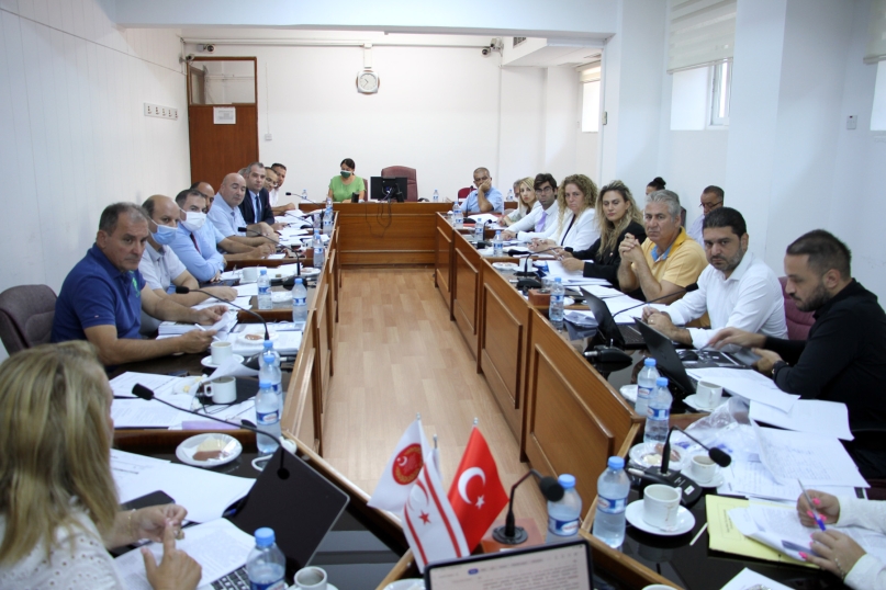 İdari, Kamu ve Sağlık İşleri Komitesi Milli Eğitim (Değişiklik) Yasa Tasarısını onayladı