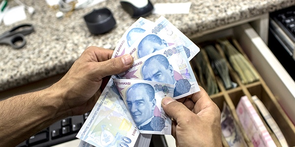 Sendikalar, net 8 bin 600 TL olarak belirlenen asgari ücrete tepkili