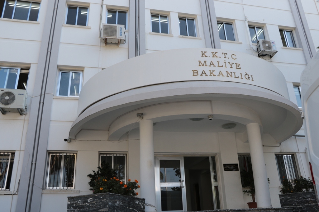 Gelir ve Vergi Dairesi’nden uyarı:Müdürlük adına sahte e-mail adreslerindengelen bildirimlere itibar etmeyin