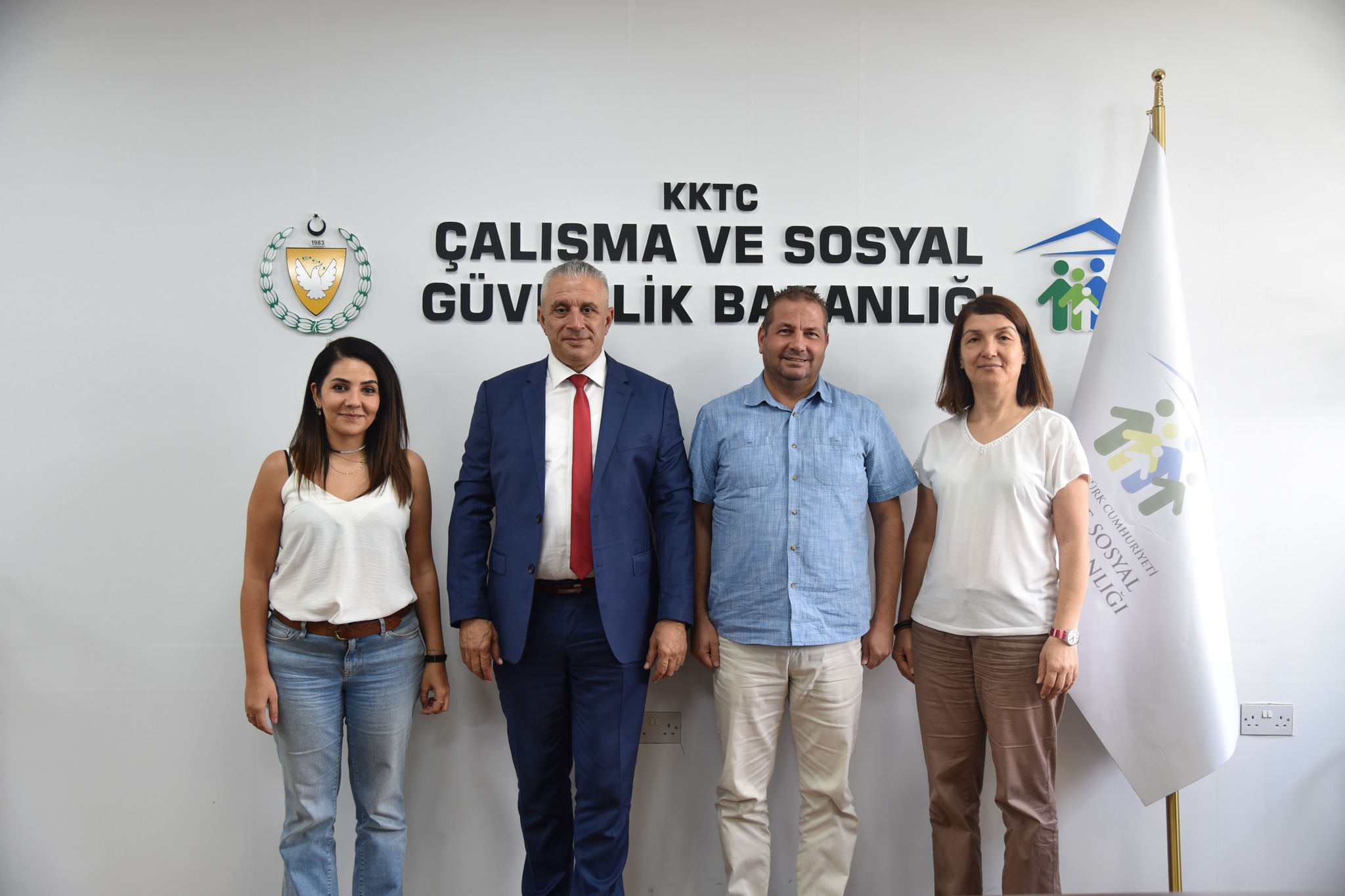 Kıbrıs Türk Gazeteciler Birliği heyeti Bakan Taçoy ile görüştü, basının sıkıntılarını aktardı