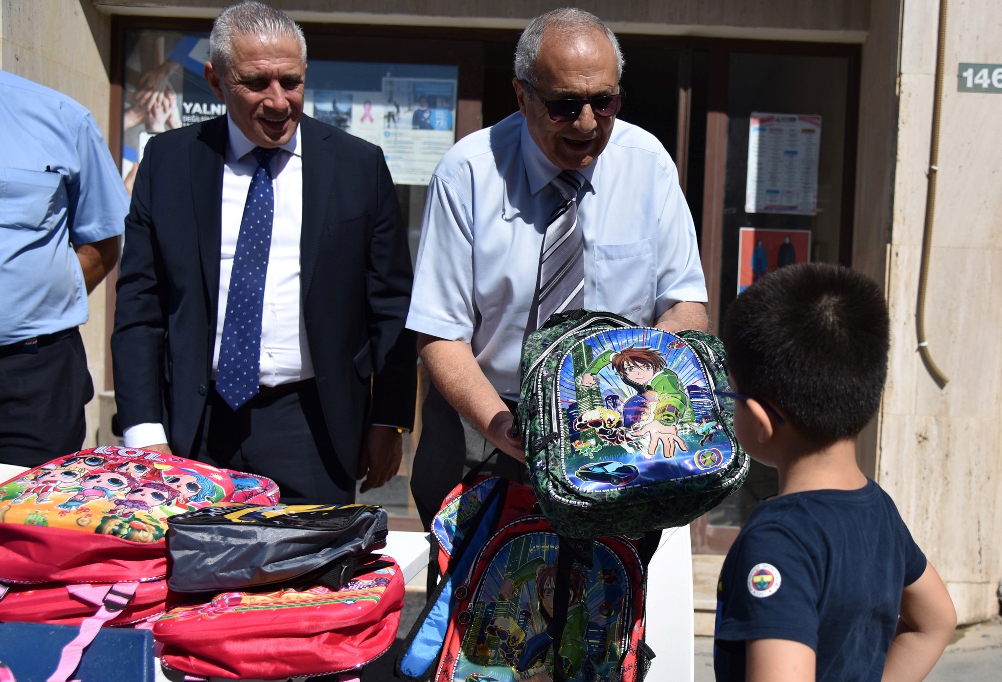“İlk Okul Çantam Projesi” Çalışma ve Sosyal Güvenlik Bakanı Taçoy’un katılımı ile bugün başladı