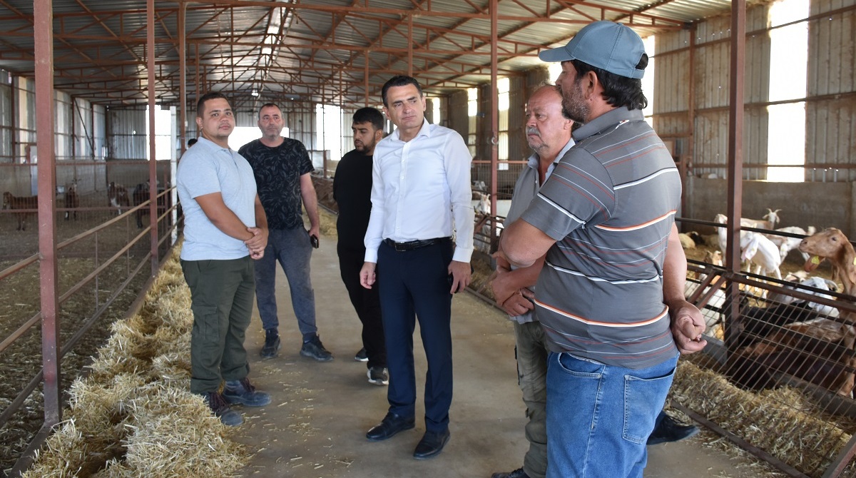 Bakan Oğuz Hayvan Üreticileri’ni ziyaret etti