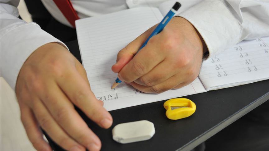 Dünya genelinde 771 milyon kişi okuma yazma bilmiyor