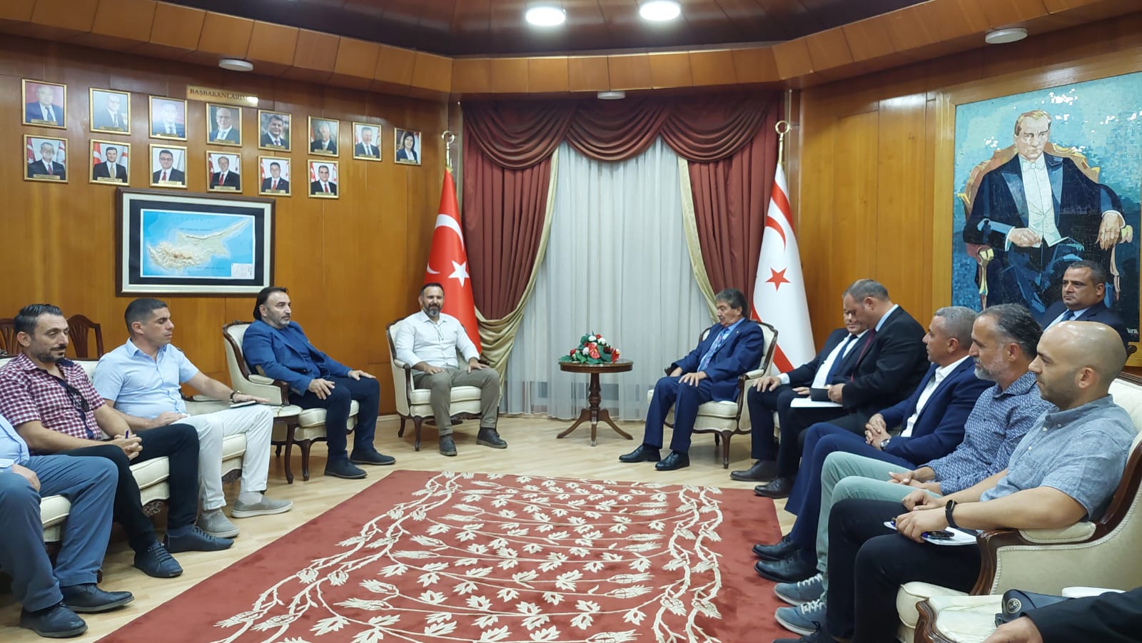 Başbakan Üstel, kamuda yetkili sendikalarla bir araya geldi