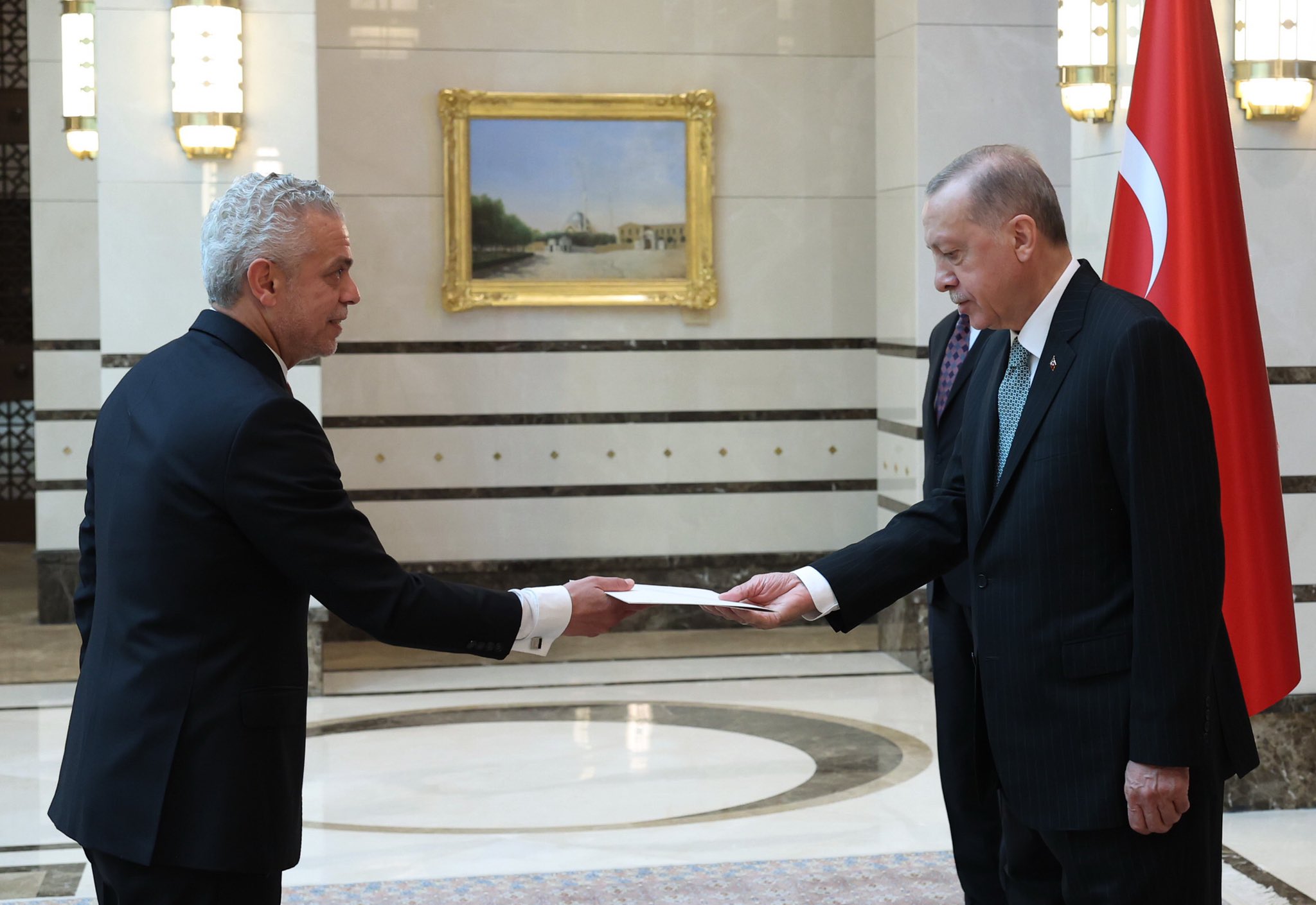 KKTC Ankara Büyükelçisi Korukoğlu güven mektubunu Türkiye Cumhurbaşkanı Erdoğan’a sundu