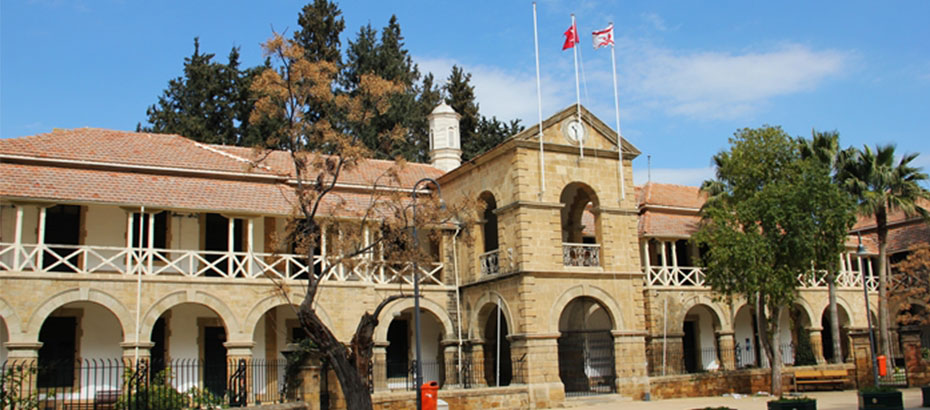 Anayasa Mahkemesi, yerel seçimin kasıma ertelenmesini öngören yasayı Anayasa’ya aykırı buldu
