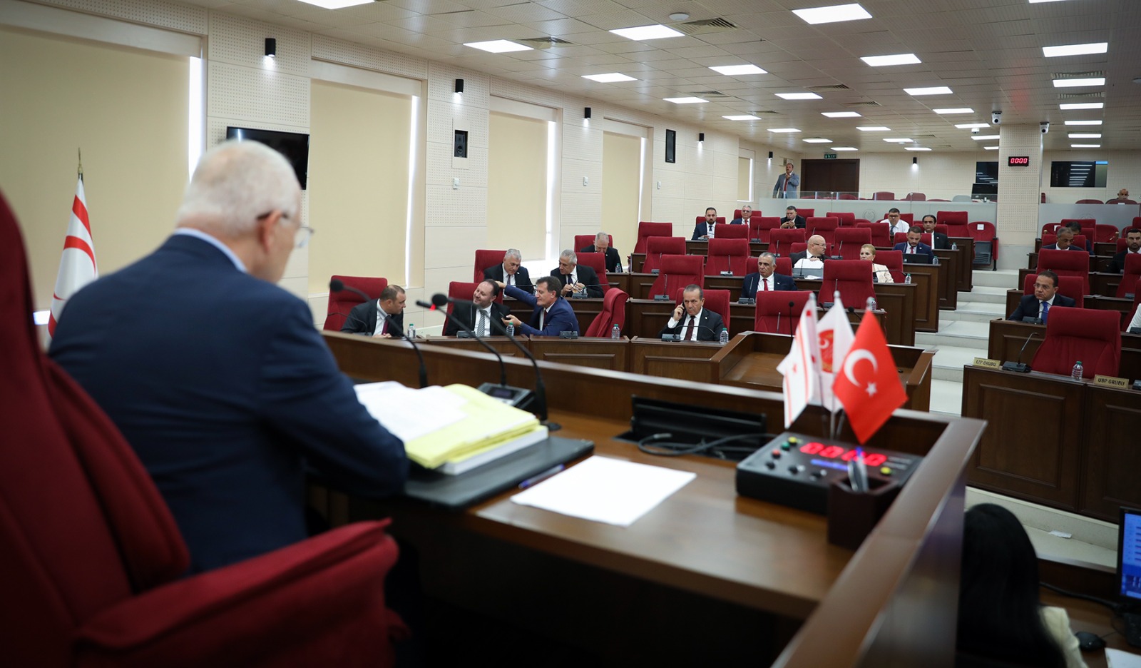 Meclis’te bazı konular milletvekillerinin bilgisine ve onayına sunuldu