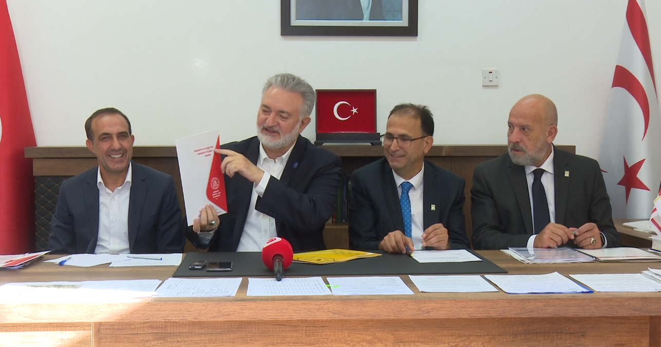 Kıbrıs Vakıflar İdaresi ile Kıbrıs Vakıflar Bankası protokol imzaladı