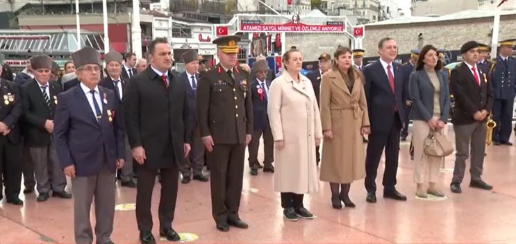 KKTC’nin 39. kuruluş yıl dönümü Taksim Meydanı’nda kutlandı