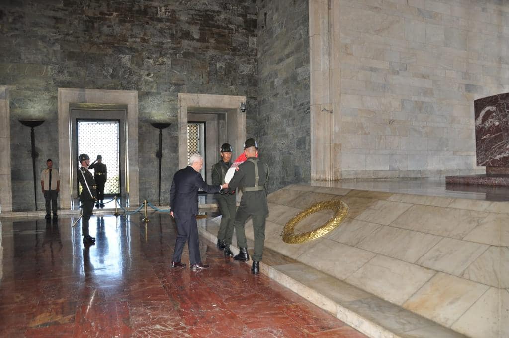 KKTC Ankara Büyükelçisi Korukoğlu Anıtkabir’i ziyaret etti