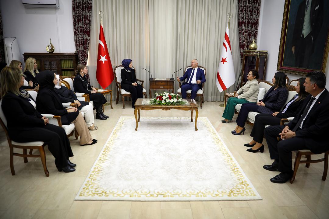 Töre, AK Parti KKTC Temsilciliği Kadın Kolları heyetini kabul etti