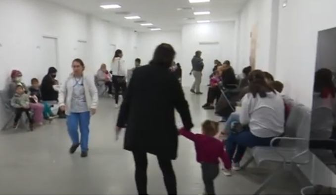 Çocuklar kendi yaşıtları ile  modern, çağdaş bir acil serviste tedavi ediliyor