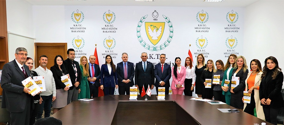“Bebeklikten Ergenliğe İyi Oluş – Pozitif Düşünme Eğitimi” kitabı tanıtıldı