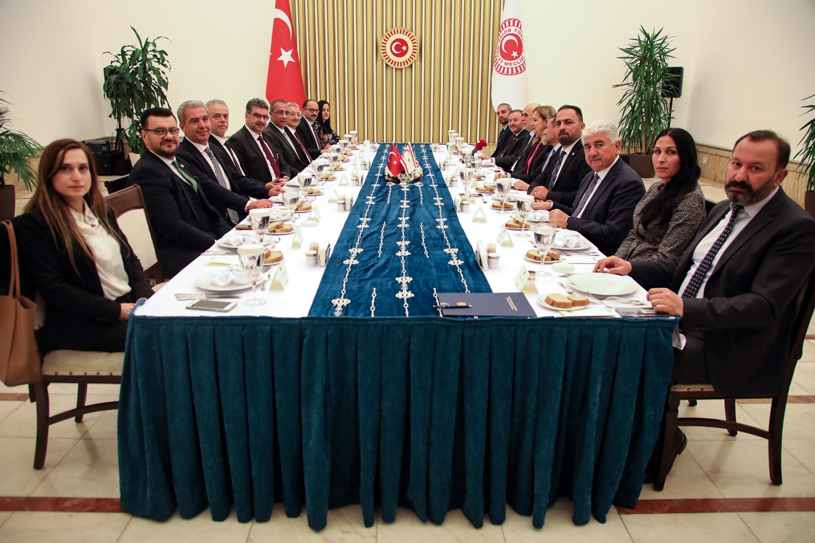 Türkiye – KKTC Parlamentolar Arası Dostluk Grubu Başkanı Erdem’den Meclis Komitesi onuruna yemek
