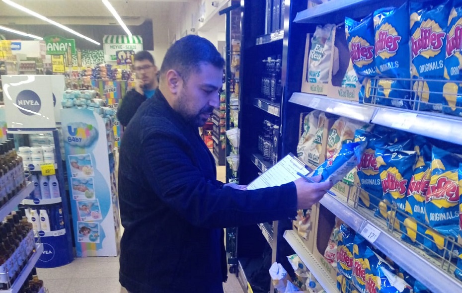 Vergi Dairesi elemanları marketlerde kâr oranı denetimi yaptı