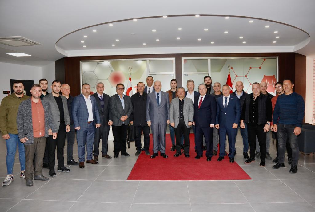 Tatar, Kıbrıs Sağlık ve Toplum Bilimleri Üniversitesi’ni ziyaret etti
