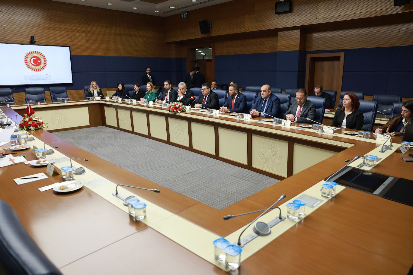 Meclis Komitesi TBMM’de temaslarda bulunuyor