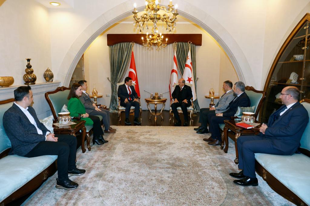 Cumhurbaşkanı Tatar, Uşak Belediye Başkanı’nı kabul etti