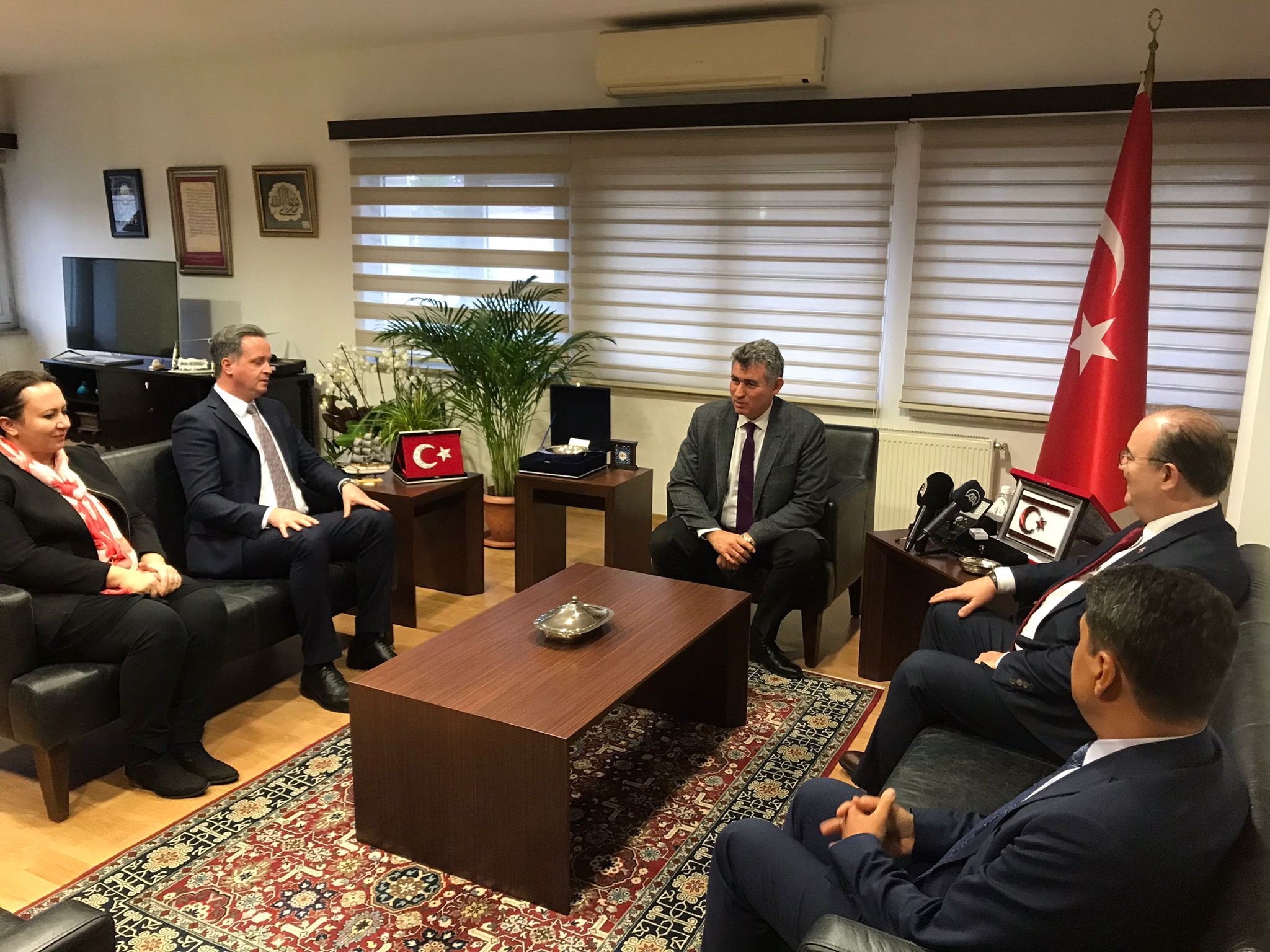 Feyzioğlu, Türkiye Turizm Bakan Yardımcısı Çam ve TİKA Başkanı Kayalar ile bir araya geldi