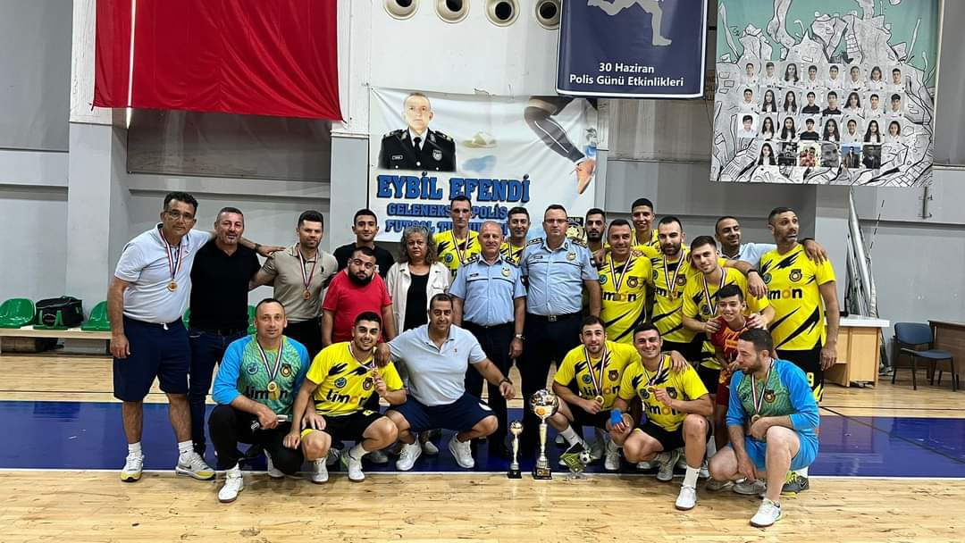 Polis Salon Futbol Turnuvası ṣampiyonu Girne Polis Müdürlüğü takımı oldu