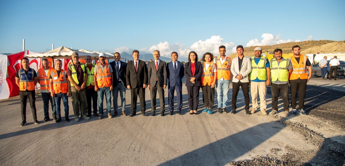 TC Ulaştırma ve Altyapı Bakanı Uraloğlu, KKTC  Karayolları Master Plan  Uygulama Projesi hakkında bilgi aldı