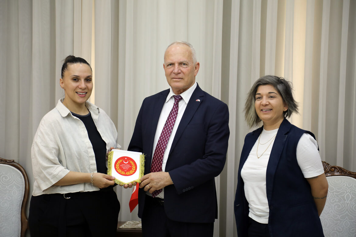 Meclis Başkanı Töre, Fizyoterapistler Derneği’ni kabul etti