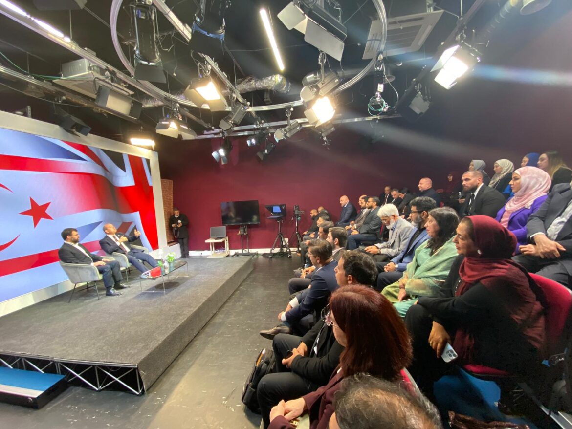 Cumhurbaşkanı Tatar, Londra’da Müslüman toplumu temsilcileri ile bir araya geldi