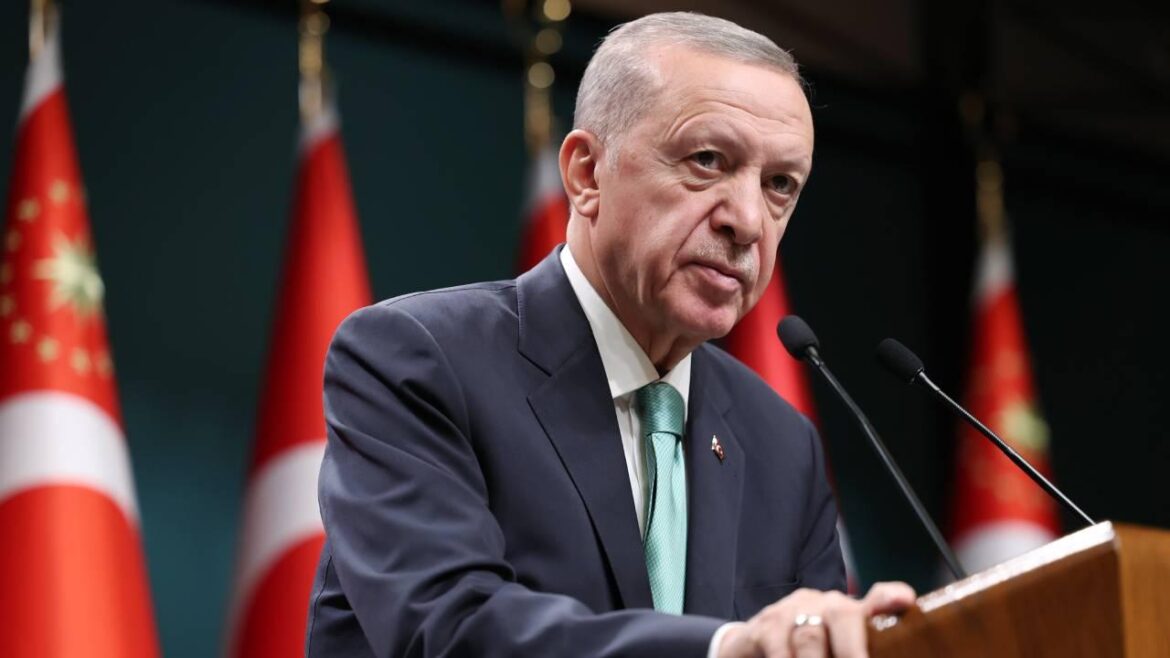 Erdoğan’dan Kıbrıs açıklaması : “Kıbrıs’ta adil ve kalıcı çözüm irademizi muhafaza ediyoruz”