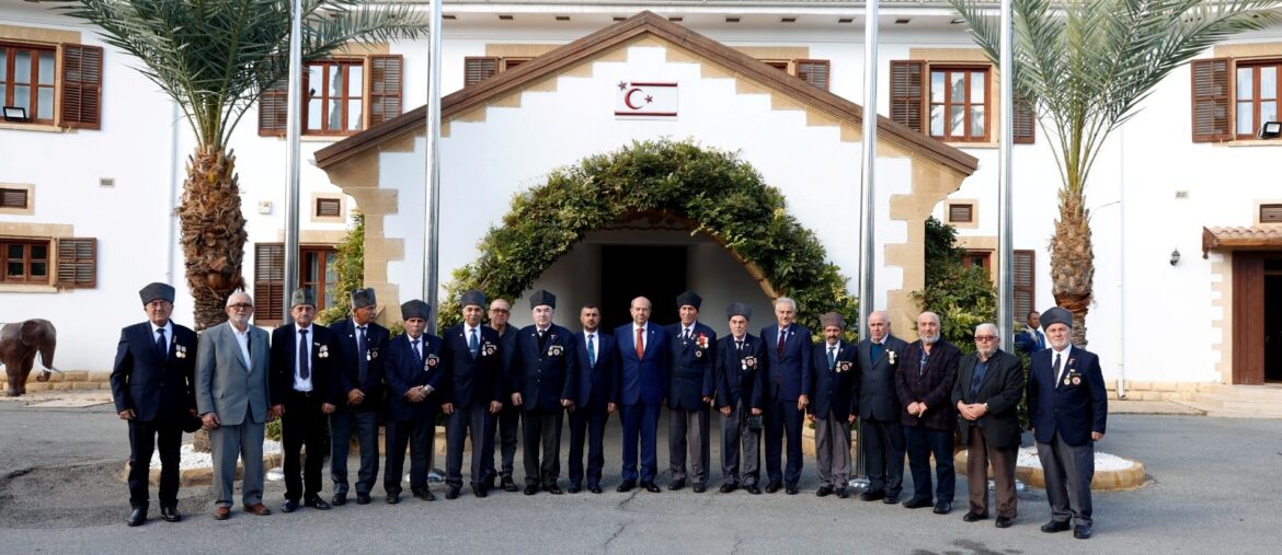 Cumhurbaşkanı Tatar, Kocaeli Körfez Belediyesi ve Kıbrıs gazileri heyetini kabul etti – BRTK