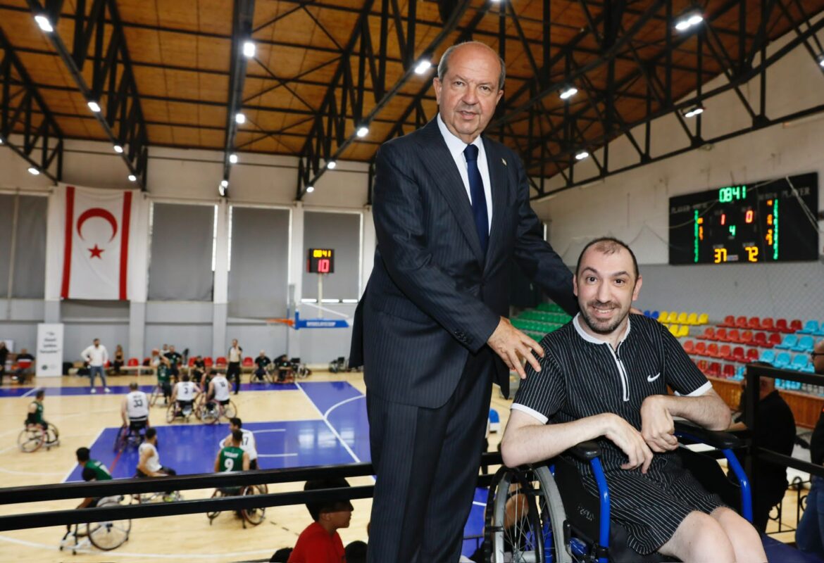 Cumhurbaşkanı Ersin Tatar, Türkiye Tekerlekli Sandalye Basketbol Süper Lig karşılaşmasını izledi