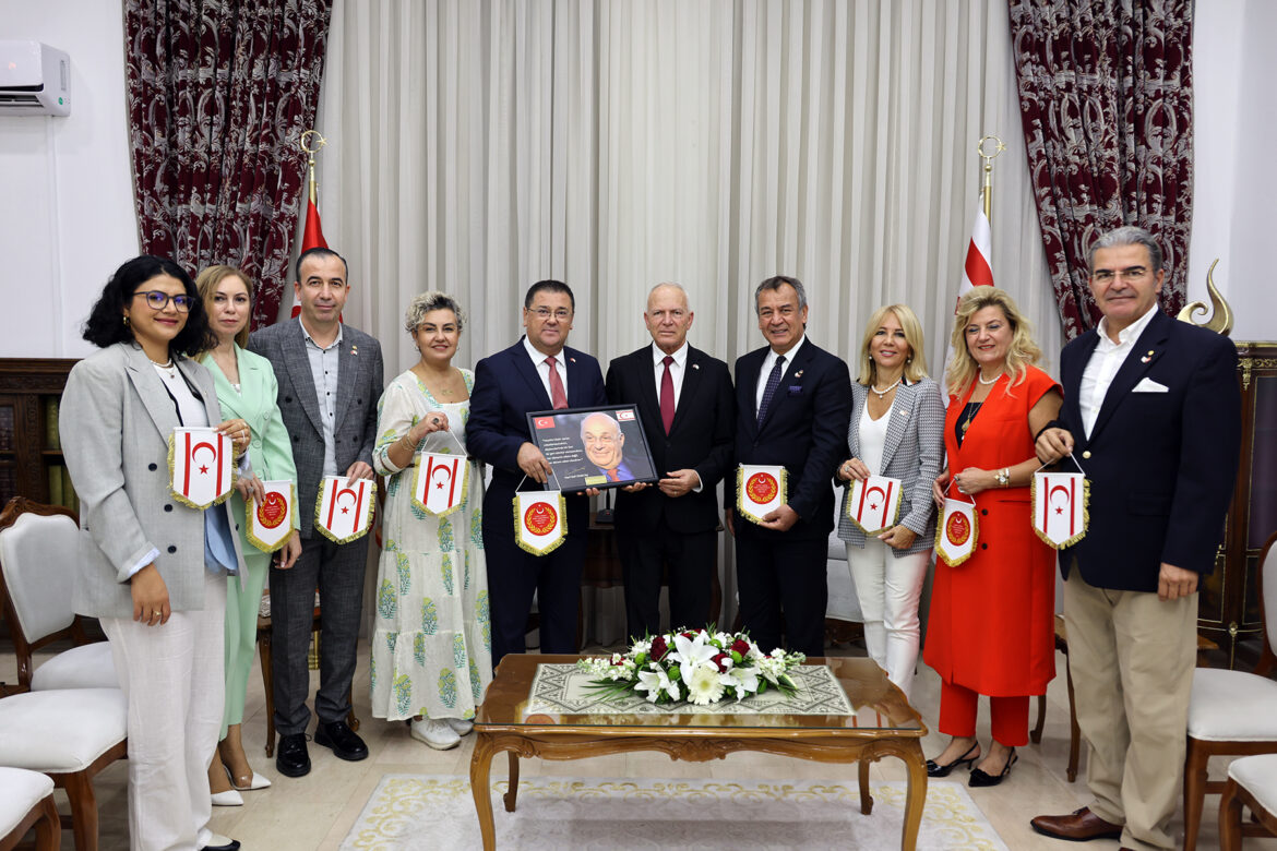 Töre Muğla’nın Milas ilçesinden KKTC’ye gelen veteran takım heyetini kabul etti